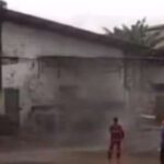 Lebih dari 1.500 warga dari 3 RW sempat dievakuasi ke Taman Nobar, pinggir Sungai Cisadane, karena bau gas yang menyengat. 10e8f881-0c30-429a-b3fd-7d28aa2545fe