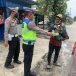 Kegiatan ini dilaksanakan dengan tujuan memberikan kontribusi positif kepada masyarakat sekitar, khususnya para pekerja kebon. 96a8c996-b775-4793-be81-53cb743069dd