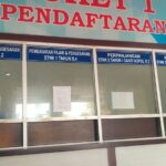 Diduga di kantor samsat Balaraja LSM dan wartawan di kasih amplop kosong. IMG-20240612-WA0008