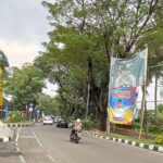 Spanduk Calon Walikota/Wakil Walikota Tangerang berjejer di pasang di depan pintu masuk kantor Walikota Tangerang. f9e95568-74e0-4b32-8cb3-9f95fed2fd00